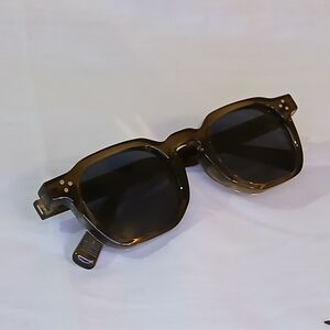 Chic Dark Brown Square Sunglasses